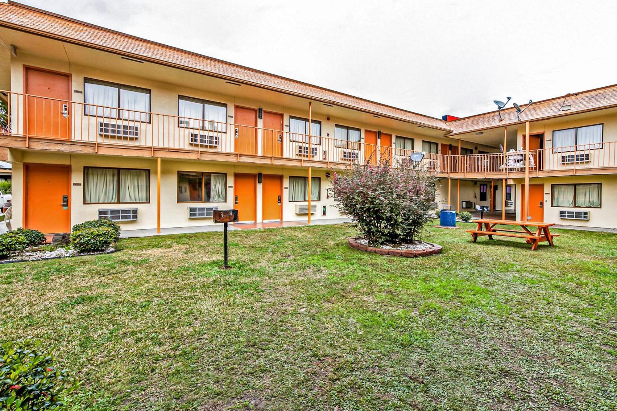 Oyo Hotel Lake Charles Hwy 10 Kültér fotó