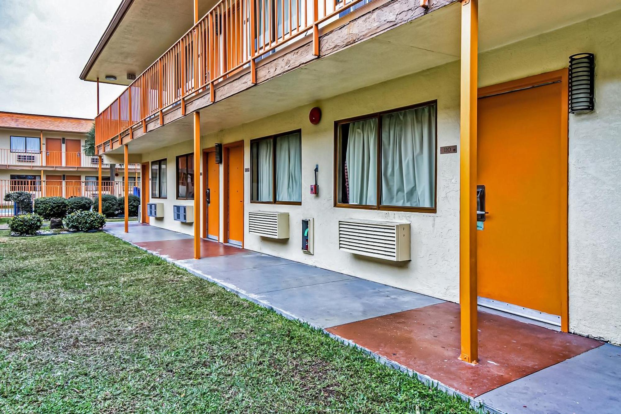 Oyo Hotel Lake Charles Hwy 10 Kültér fotó